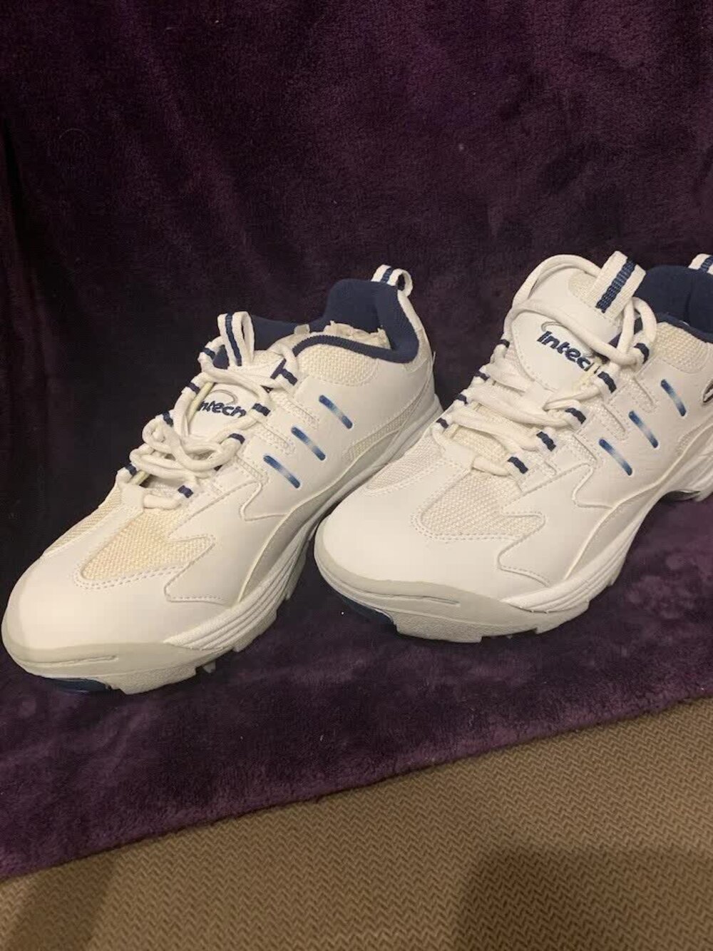 INTECH Golf Trakker Women White Blue Lace Golf Shoes Size 7